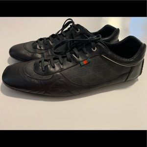 Gucci men’s shoes. Casual fine with laces
